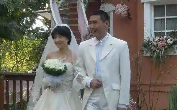 张子健|张子健：带着女儿重组家庭，娶清华才女，前妻成了自己一生的痛