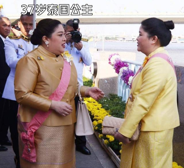 穿衣搭配 同样50岁，为什么你看起来显老，别人却显年轻？主要因为下面3点