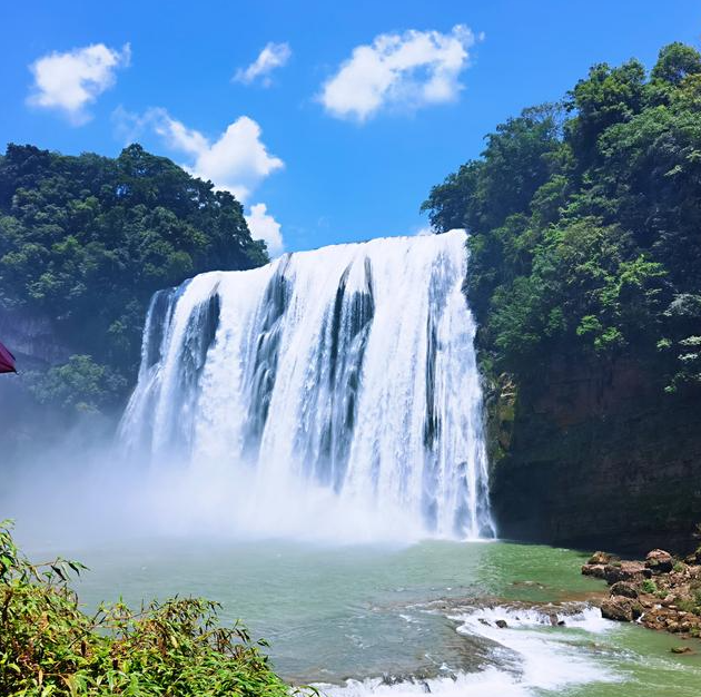 |旺季到贵州黄果树瀑布,除了看美景,还能看到人潮汹涌