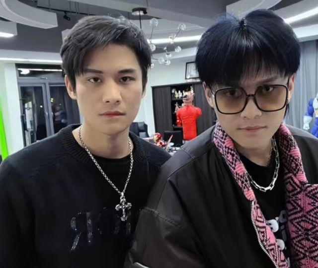 哈巴狗|杨爸道歉自称“哈巴狗”，网友称赞高情商，一家子把流量玩明白了！