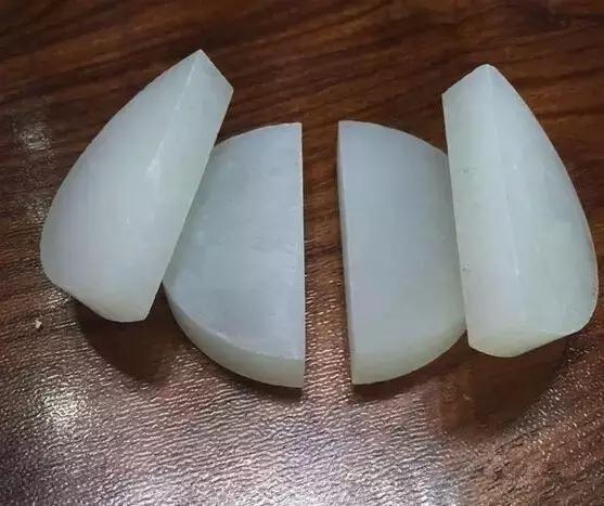 雕刻|雕刻翡翠剩下的手镯心,重新利用一下,比手镯还要美!