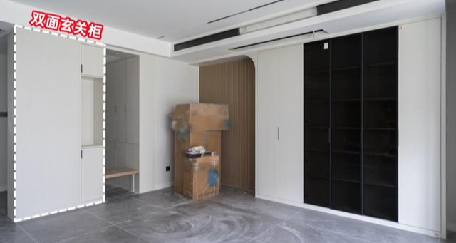 进门见厅,干脆定制个玄关柜做隔断,双面储物设计,储物也翻倍!