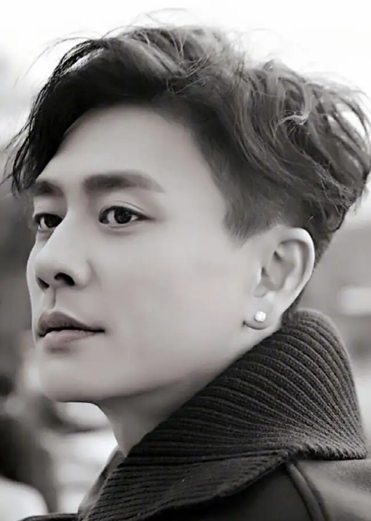 黄晓明|TVB五小生都是“假冻龄”:陈键锋越来越肿,黄宗泽满脸褶子!