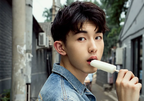 郭俊辰|长相阳光帅气的郭俊辰，刚出道就有自己的工作室，真是太了不起了