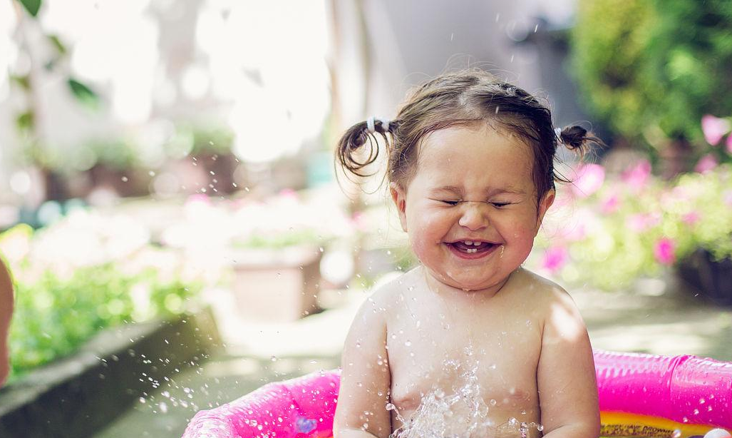 |告诉他,世界上没有固定的标准,如果这是你想为人父母的话,你必须尽得起一个称职爸爸该有的责任