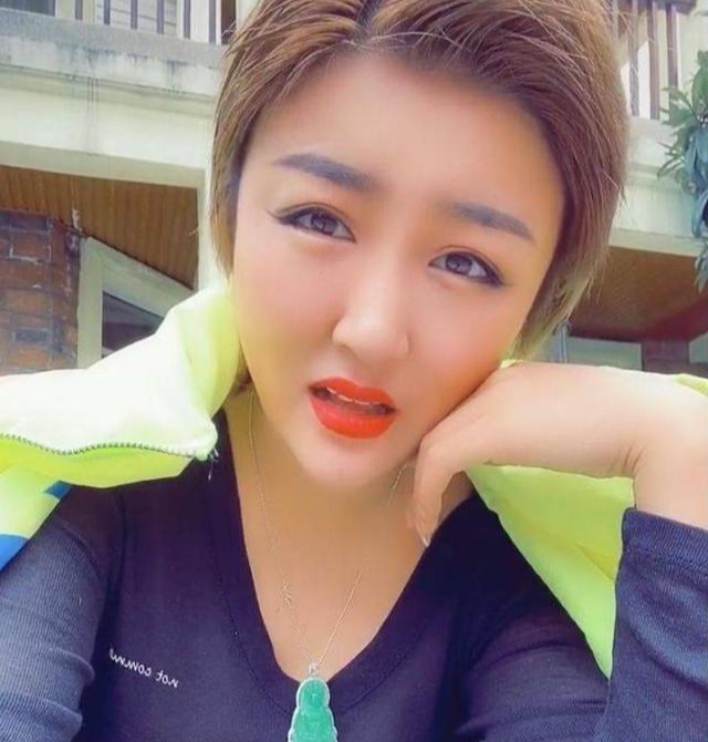 本山传媒|王云透露每月20000工资低，每天直播还房贷，直言理解娇娇的离开