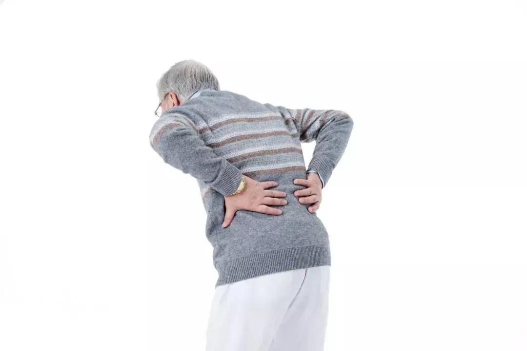 肿瘤|腰痛的人要注意了，有可能是癌症晚期？