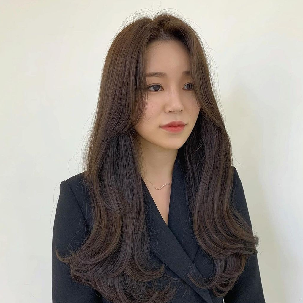 发型 新流行发型19款，无论长短都很美，适合大多数年龄段的女性