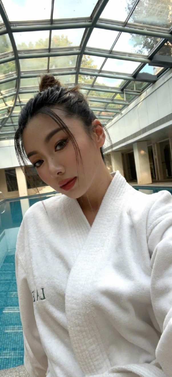 程晓玥|郑恺前任程晓玥,挺孕肚直播,全素颜出镜颜值耐打