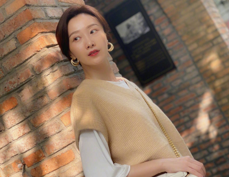 肖涵|短发女神肖涵，因饰演张翰姐姐走红，身材颜值太出众！