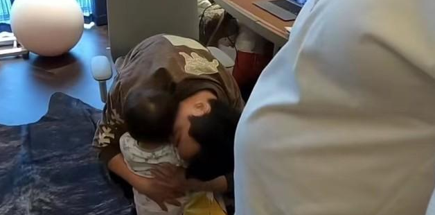 苗苗|苗苗家中情绪崩溃, 郑恺的做法令无数女生羡慕, 哄老婆很有一套