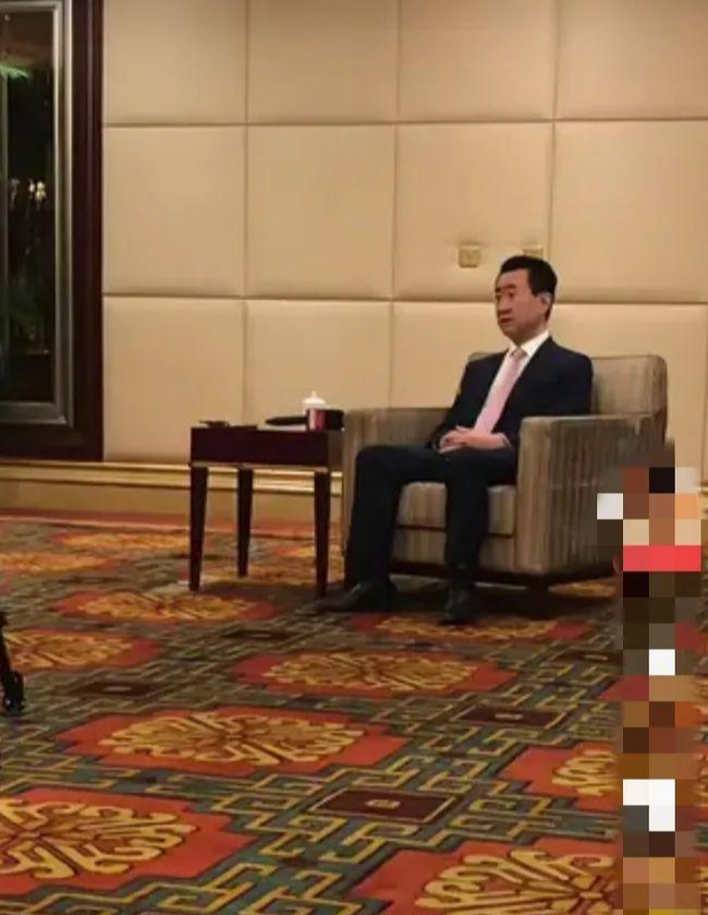 王健林|好心酸！68岁王健林近照被曝光，骨瘦如柴，状态不是很好