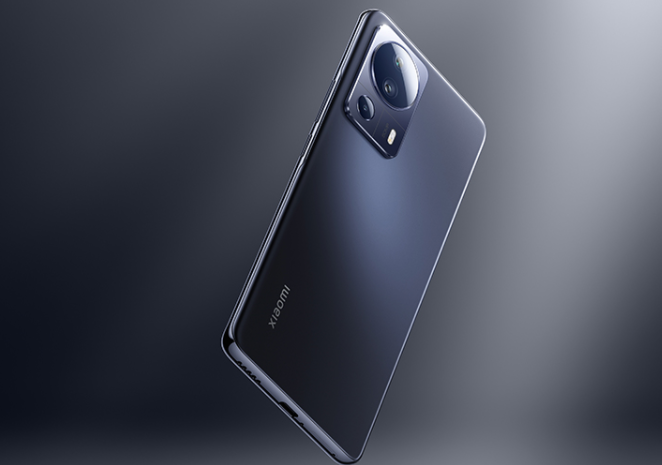 小米6，陶瓷版真的是精品，最重要的是手感贼好