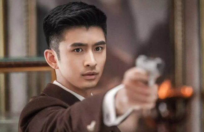 军人|战场上涂口红、打发胶,这4位演员的军人扮相,简直是侮辱观众的审美