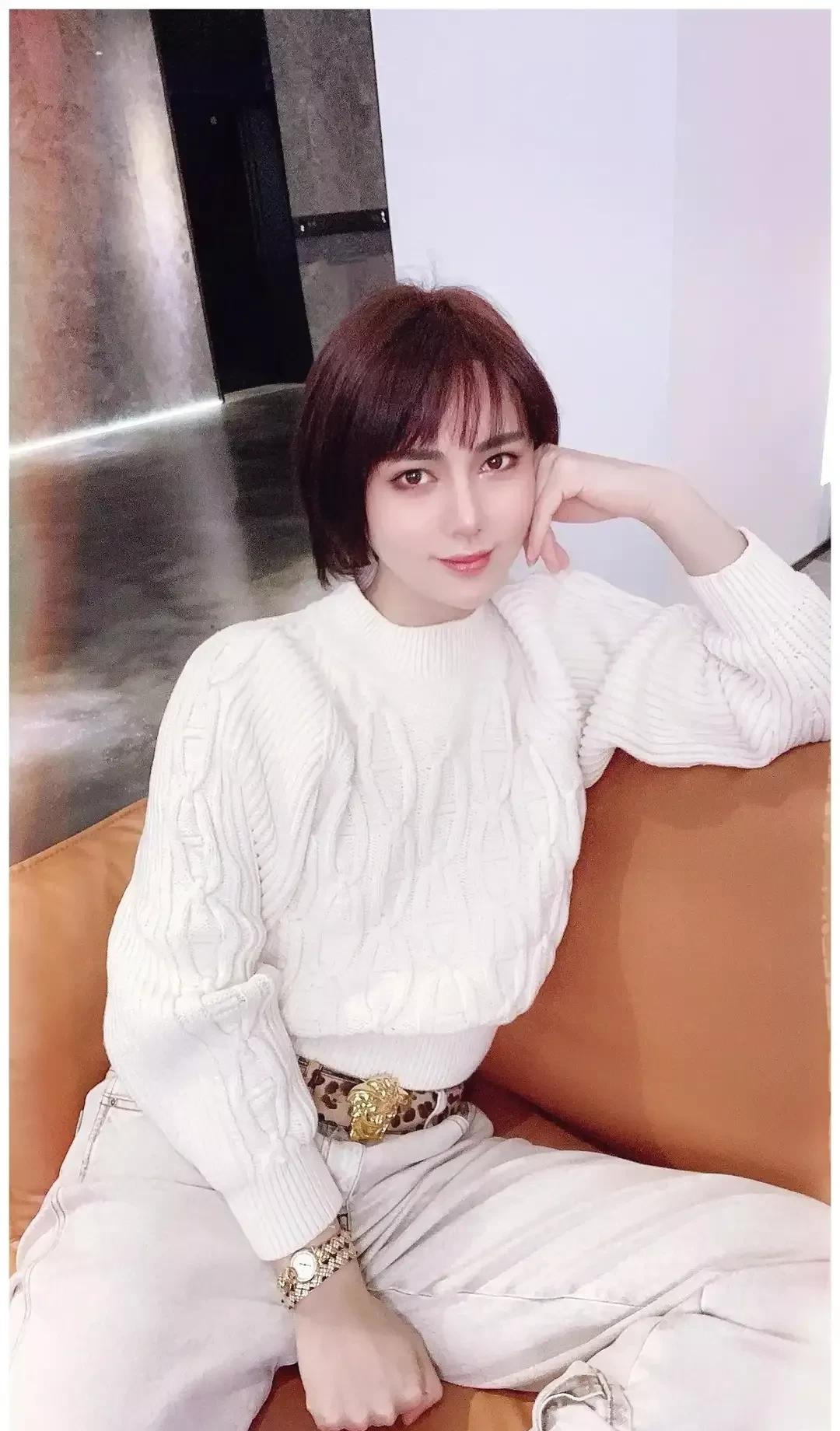 |网红时大漂亮，宣布恋情！对方居然也是男性