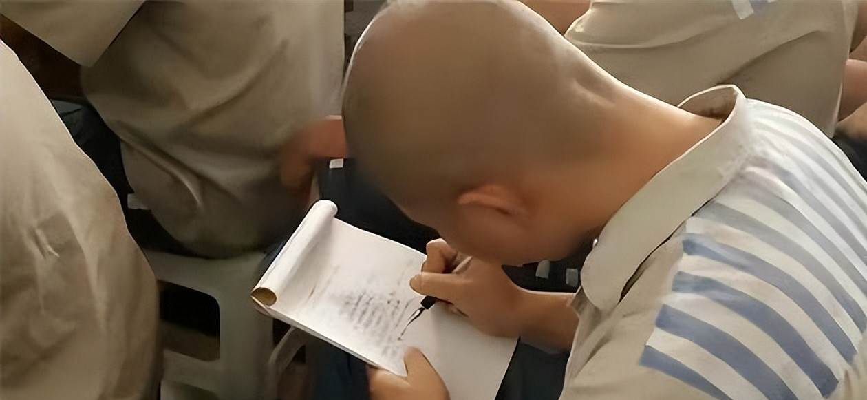 19年,云南男子14年间入狱6次,狱警发现不对劲,调查后潸然泪下