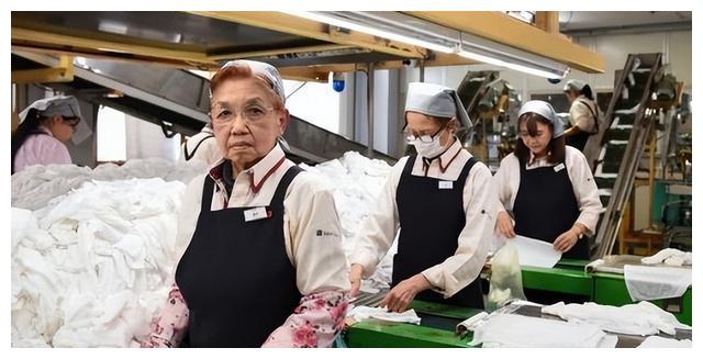 男65女60岁退休来了,延退政策开始试行,预计5年后全面落实