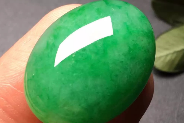 翡翠|喜欢翡翠的翠友们，大致分为三个类别，你位列哪个名单中？