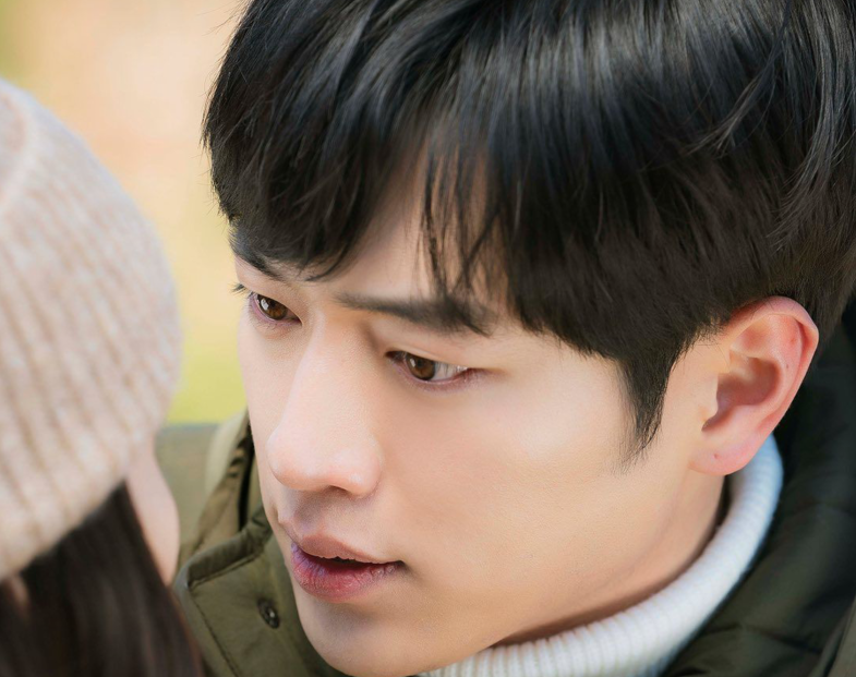 徐康俊|韩剧男神徐康俊，被称作是母胎男神，难怪雪炫都迷他！