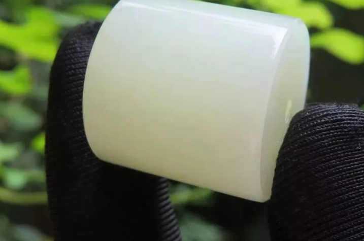 翡翠|价格有着太大的跨度,便宜的就一定是假货吗?翡翠的知识普及