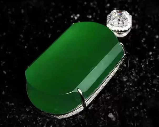 翡翠|不管通过什么途径买翡翠,都是看中它自身价值,和附加价值无关