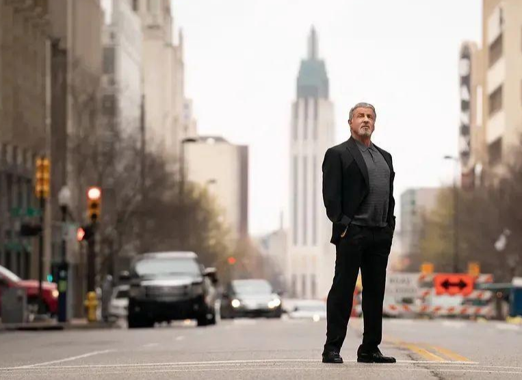 美剧|高分美剧：76岁史泰龙首次主演，直男爽剧感受一下！