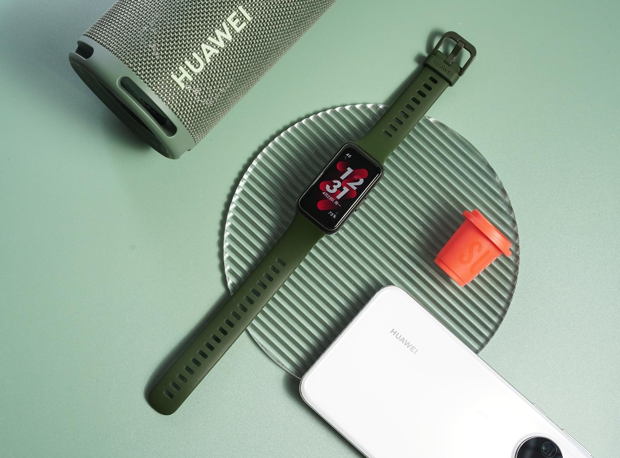 创业|HUAWEI手环7，色彩多样，功能齐全