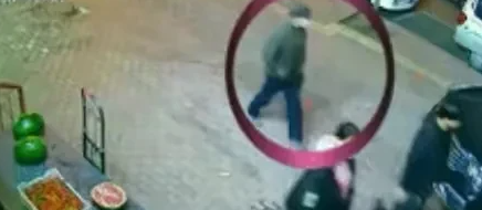 黑龙江哈尔滨,一老人家中玻璃多次被钢珠袭击,竟是女儿前男友所为!