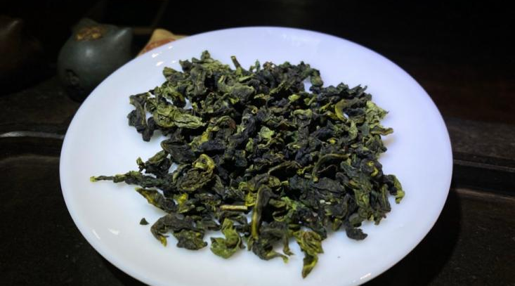 咳嗽|为什么茶叶水放久了，表面会有一层“油膜”？