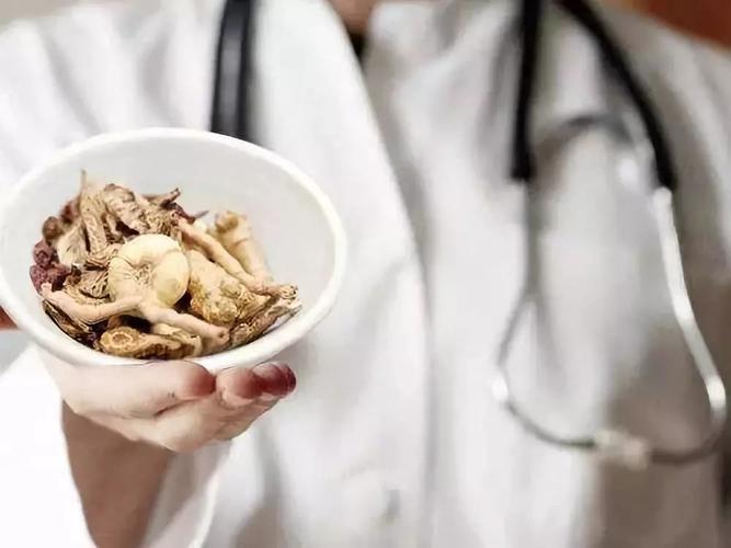 中药|癌症患者吃中药感到效果后，把其他药停了，单吃中药可以吗？