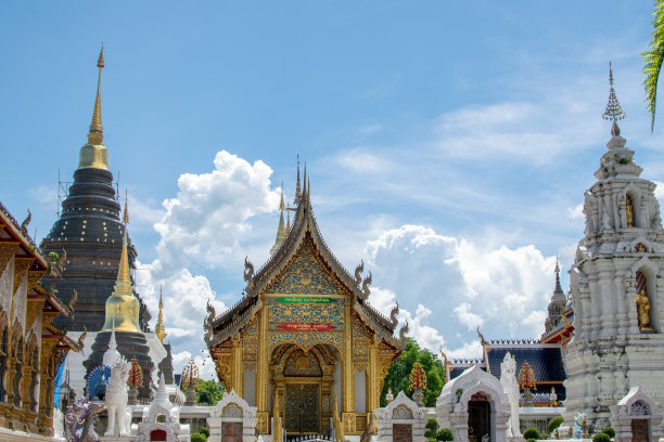 三清山|亚洲最大的大佛寺院，被誉为“亚洲最大”的大佛寺院，轮廓清晰如新