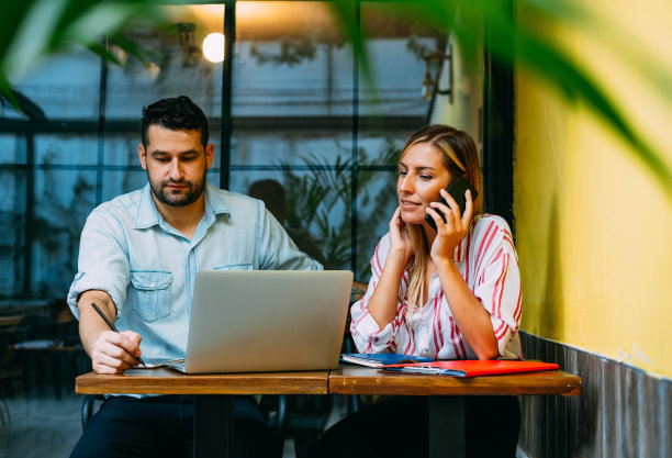 新加坡|有关系的人更容易晋升吗？