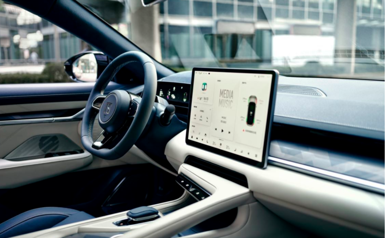 芯片|免费升级高通8155芯片的极氪001引热议？车企就该这么卷