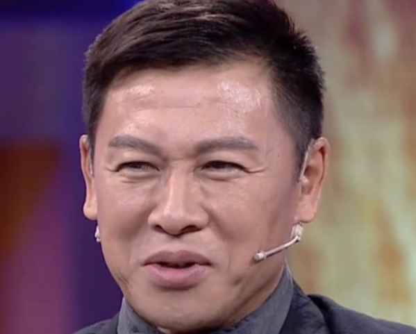 胡亚捷|胡亚捷:三次差点离婚,与妻子越吵越亲密,如今恩爱如初