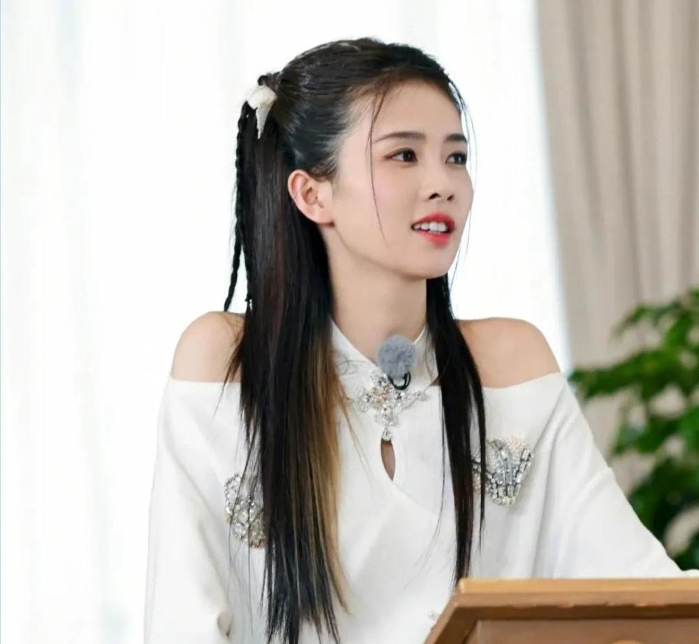 Angelababy|baby的现状有多难？离得开黄晓明，却离不开曾与之闹翻的跑男
