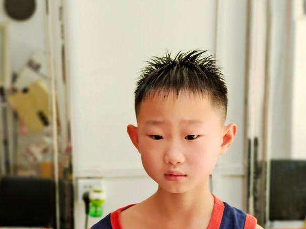 香蕉 2022小男孩发型趋势分享,时尚多变真帅气,你喜欢哪一种