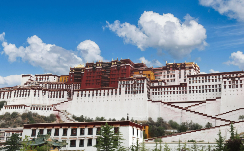 |西藏，有太多漂亮的地方，拉萨只能算一个繁华一点的落脚点