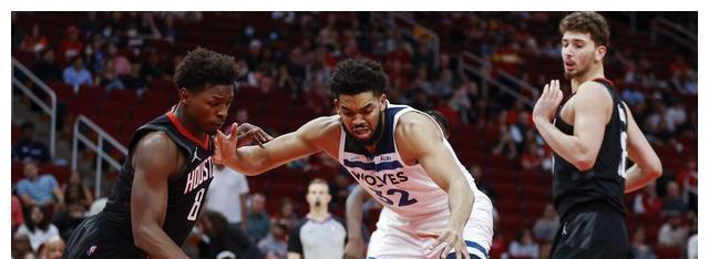火箭队|NBA常规赛森林狼对火箭，火箭三巨头阵容初成，第四节差点追平对方