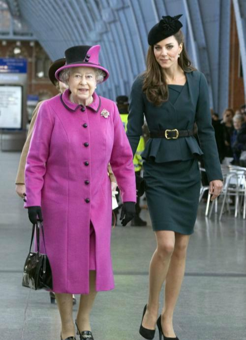 欧美明星|梅根还没有意识到危险!94岁女王忍无可忍,哈里恐也保不了梅根