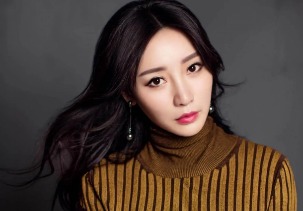 柳岩|演员、歌手、主持同步发展，娱乐圈的颜值担当，她就是柳岩