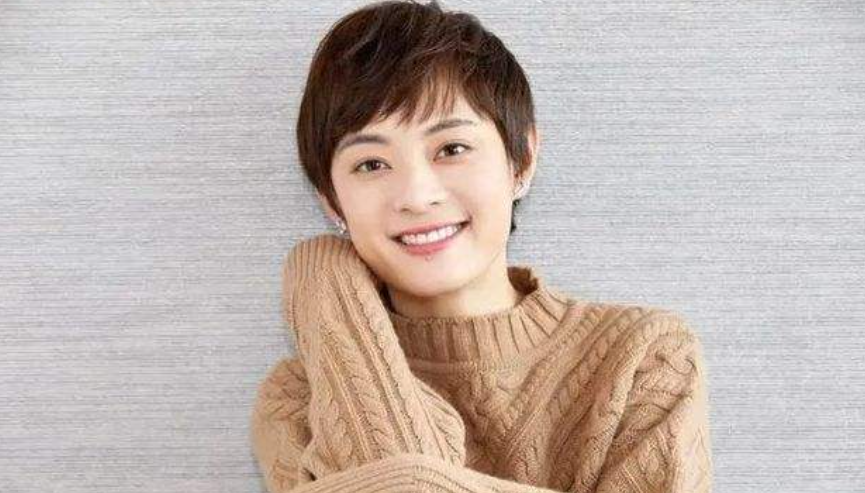 孙俪|?她是圈中有名的懂得感恩的演员,孙俪在自己事业有成时,报答曾帮助过自己的继母