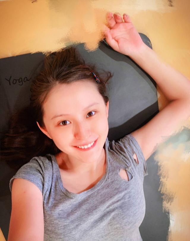 热依扎|热依扎晒女儿近照,小家伙胖乎乎超可爱!她未提及孩子的亲生父亲