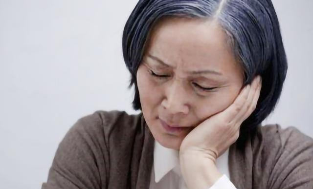我66岁,老伴身故已经10年,老伴忌日那天,儿子说他看到了他爸爸
