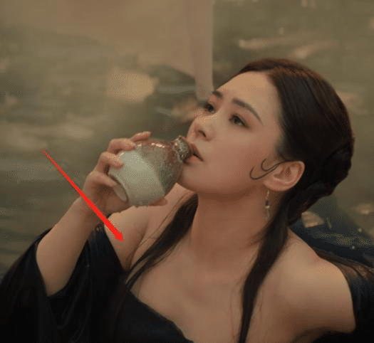 陈浩民|陈浩民克拉拉出演的烂片被观众们痛骂，干脆直接“露肉”得了