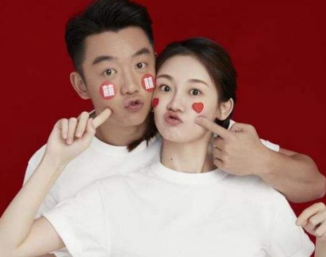 郑恺|苗苗更新vlog再发又忘了！郑恺问苗苗：你是想说再不发就忘了吗？