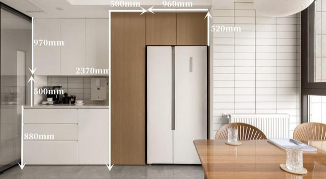 餐厅、厨房都好小,一不做二不休,合并到一起算了!果然方便不少