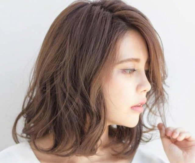 制服 继“蜂花”后,又一国货洗发水“走红”,为何会对它“情有独钟”