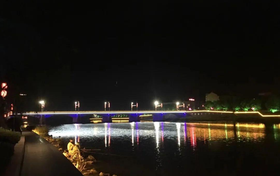 饵料|秋季夜钓的黄金时间？技术不够时间来凑，要相信大力出奇迹