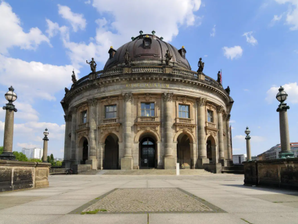 |德国历史博物馆,是一座柏林最蔚为壮观的,巴罗克建筑风格的宫殿