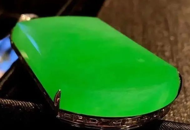 翡翠|翡翠原石开窗有哪些?搞清楚这三个方面,就能把握方向